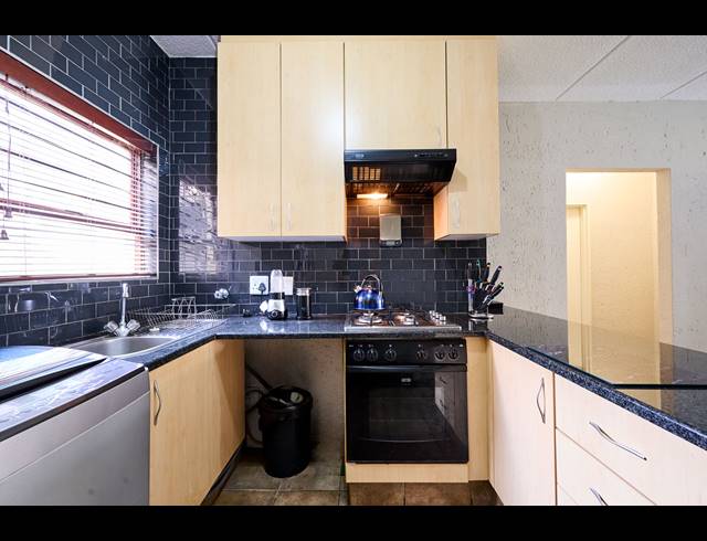 2 BEDROOM APARTMENT TO LET IN SUNNINGHILL